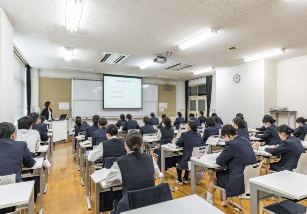 八幡医師会看護専門学院 増築 株式会社 志賀設計